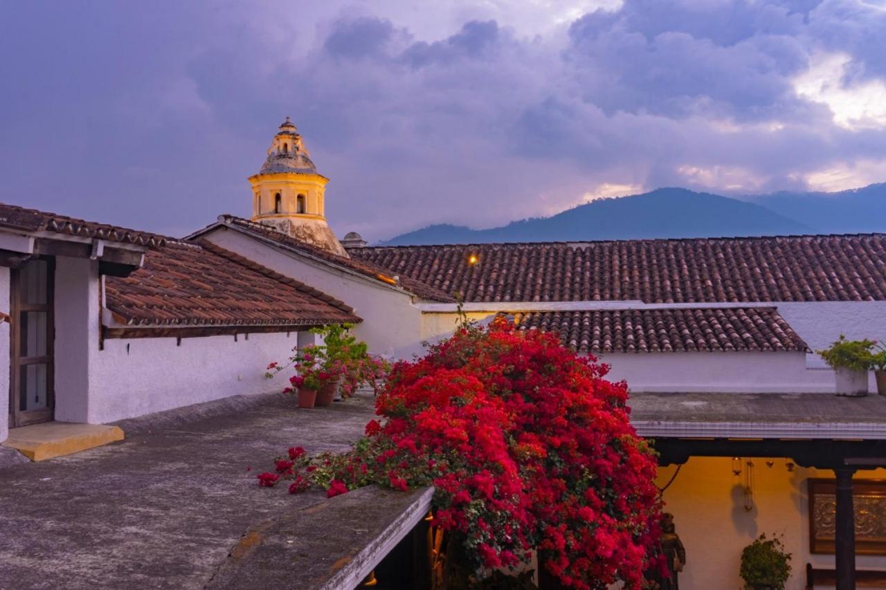 Las Cruces Boutique Hotel Antigua Exterior photo